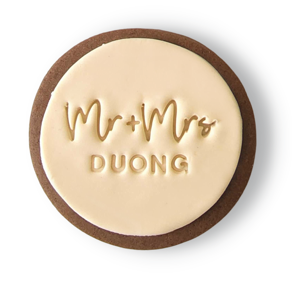 Sweet Mickie wedding cookie with custom surname